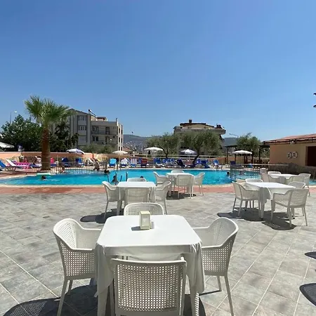 Oya Family Aparthotel 4*