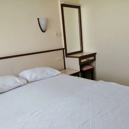 Oya Family Aparthotel 4*