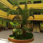 Aparthotel Oya Family