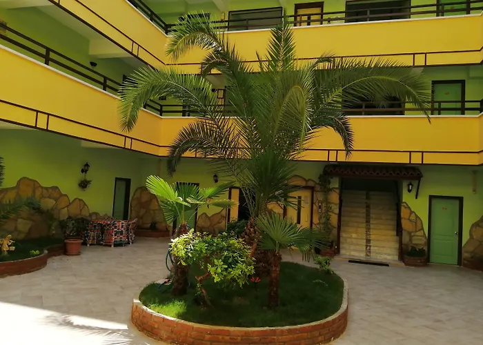 Aparthotel Oya Family