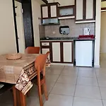 Oya Family Lägenhetshotell Kusadası