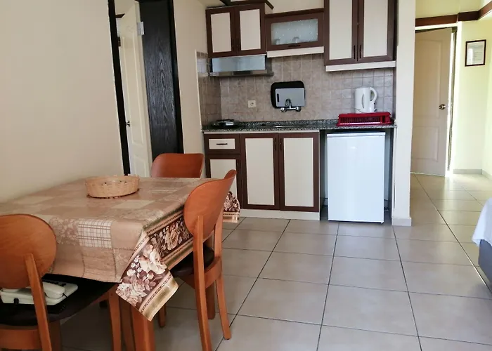 Oya Family Apart Otel Kuşadası